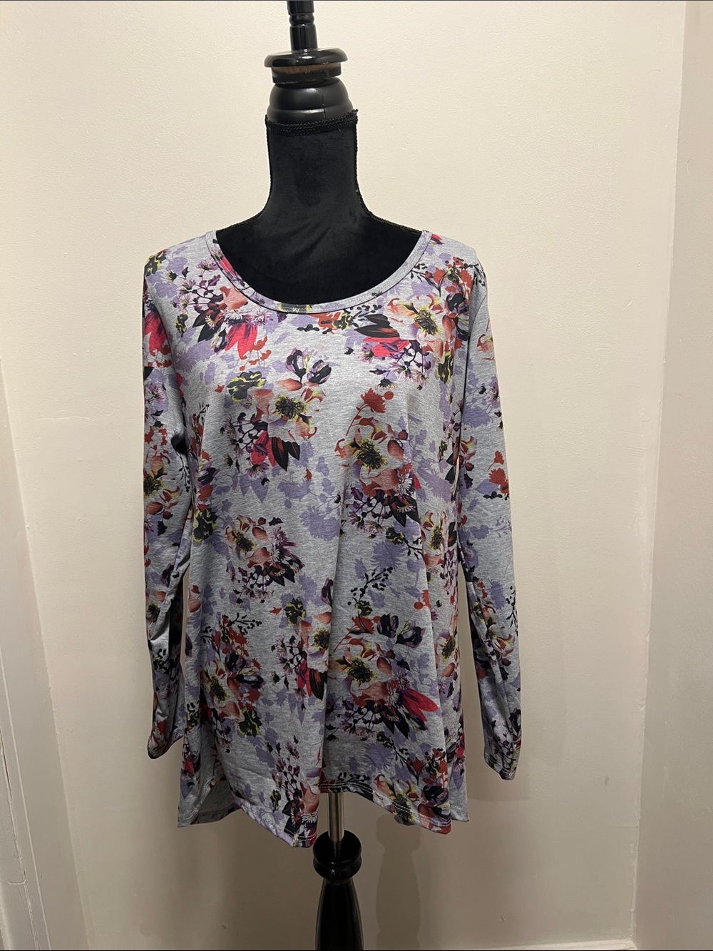 LuLaRoe Floral Long-Sleeve Scoop Neck Top Size 2XL
